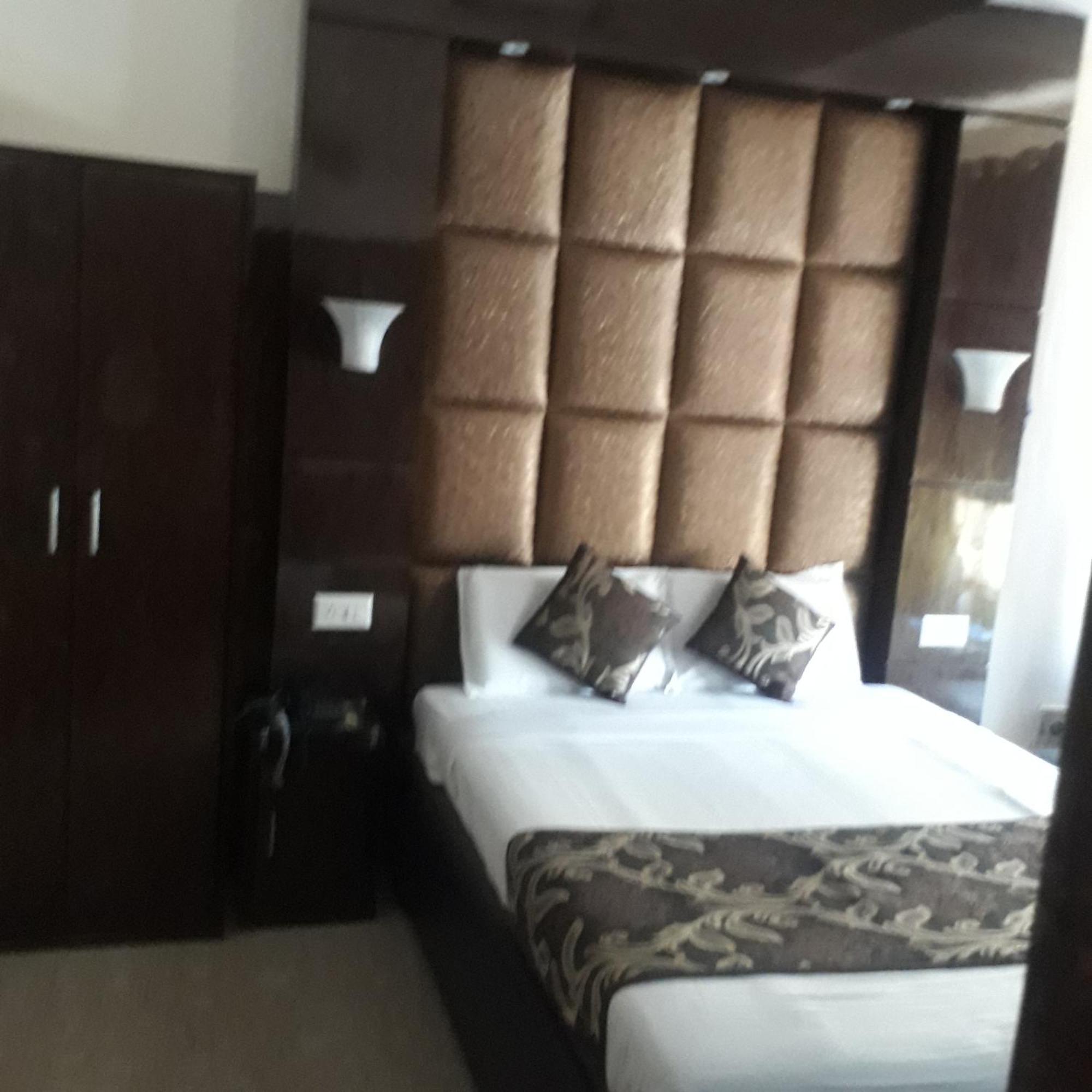Hotel Ur Prayagraj Exterior foto